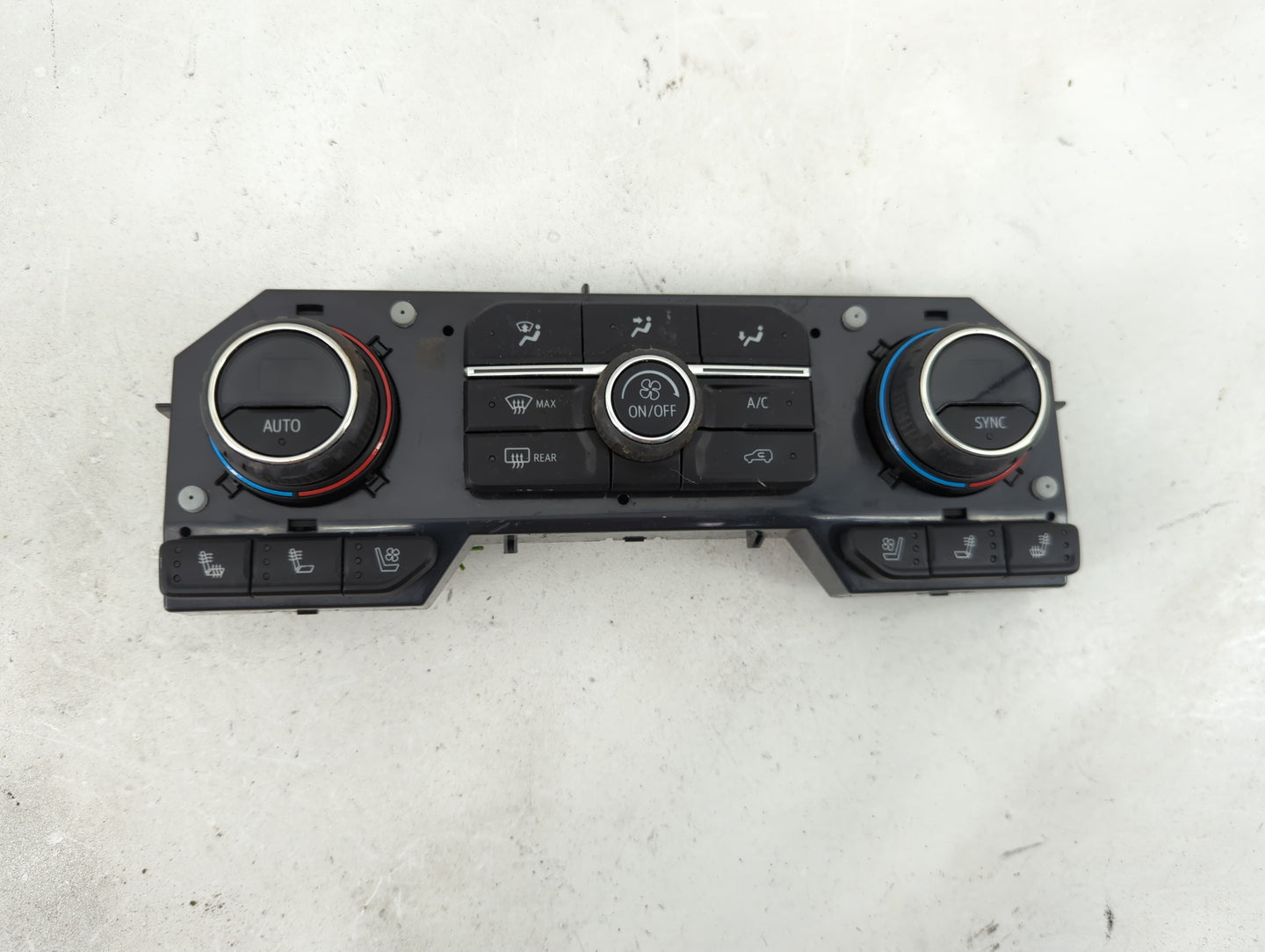 2023 Chevrolet Silverado 2500 Climate Control Module Temperature AC/Heater Replacement P/N:815372982 84692240 Fits Fits 2020