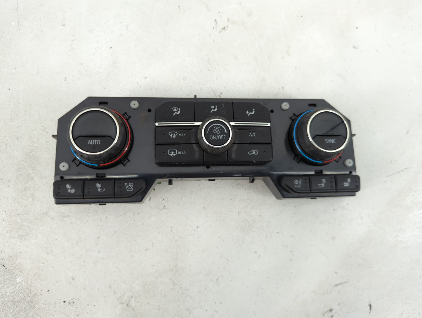 2023 Chevrolet Silverado 2500 Climate Control Module Temperature AC/Heater Replacement P/N:815372982 84692240 Fits Fits 2020