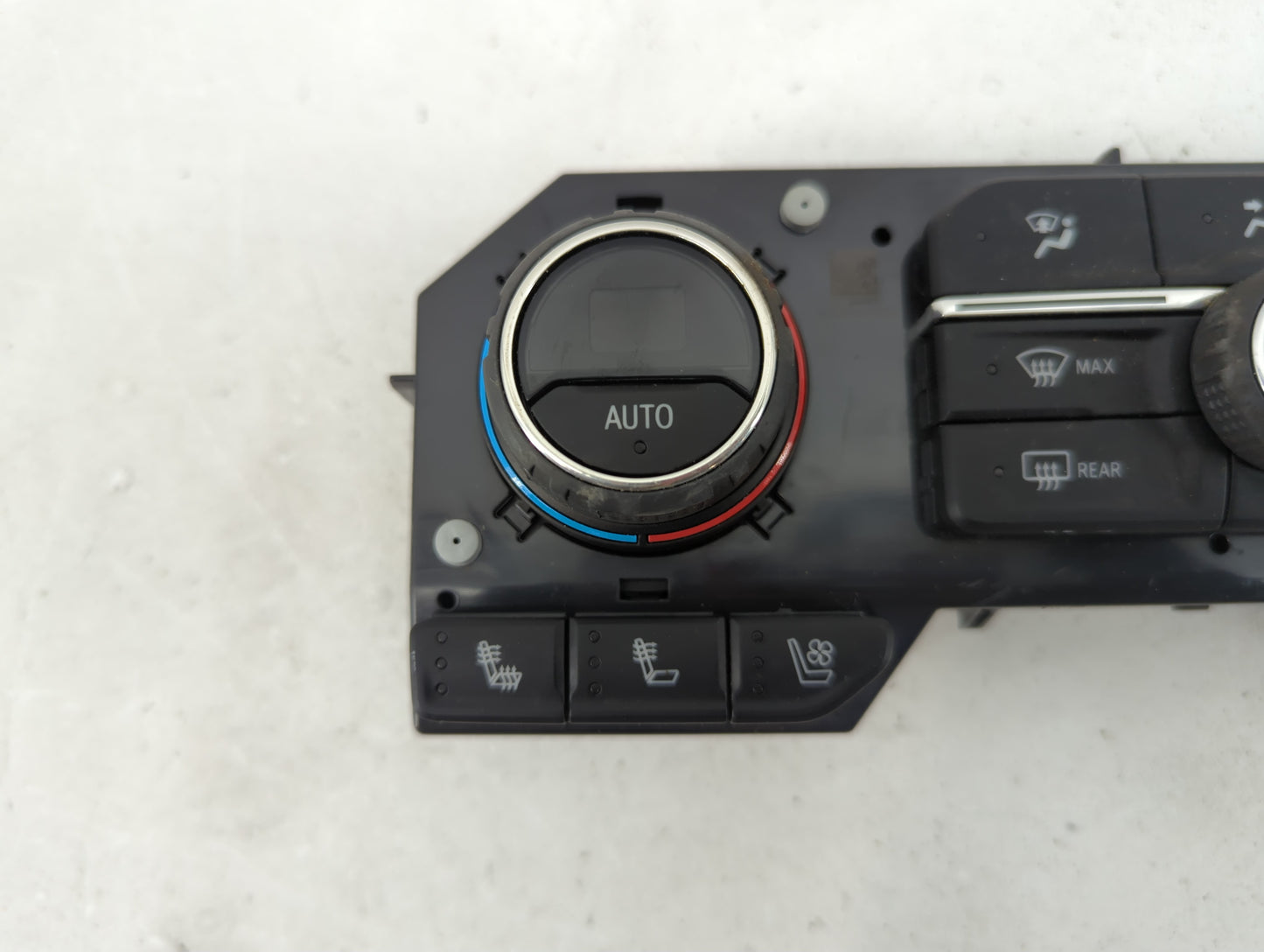 2023 Chevrolet Silverado 2500 Climate Control Module Temperature AC/Heater Replacement P/N:815372982 84692240 Fits Fits 2020