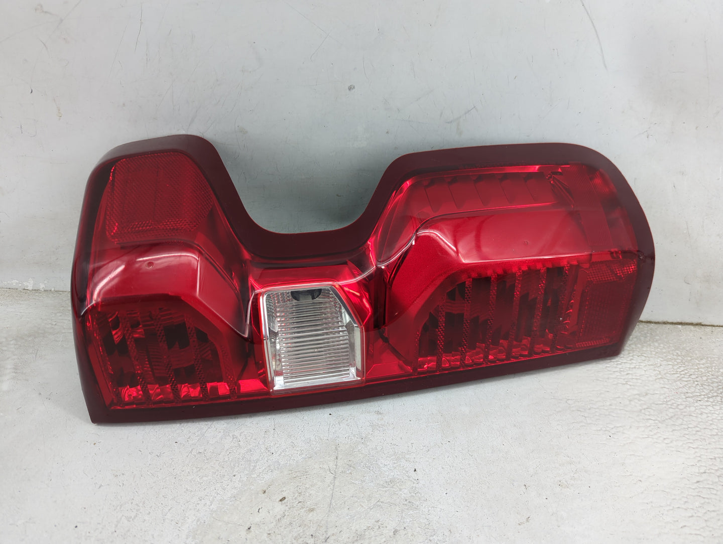 2023 Chevrolet Silverado 2500 Tail Light Assembly Passenger Right OEM P/N:84752979 Fits OEM Used Auto Parts - Oemusedautopar