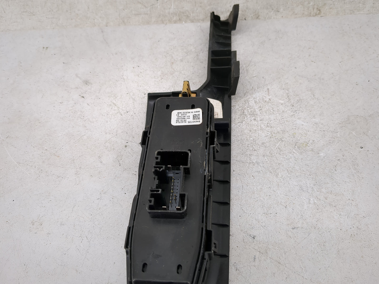 2023 Chevrolet Silverado 2500 Master Power Window Switch Replacement Driver Side Left P/N:84699725 D1A231A Fits OEM Used Aut