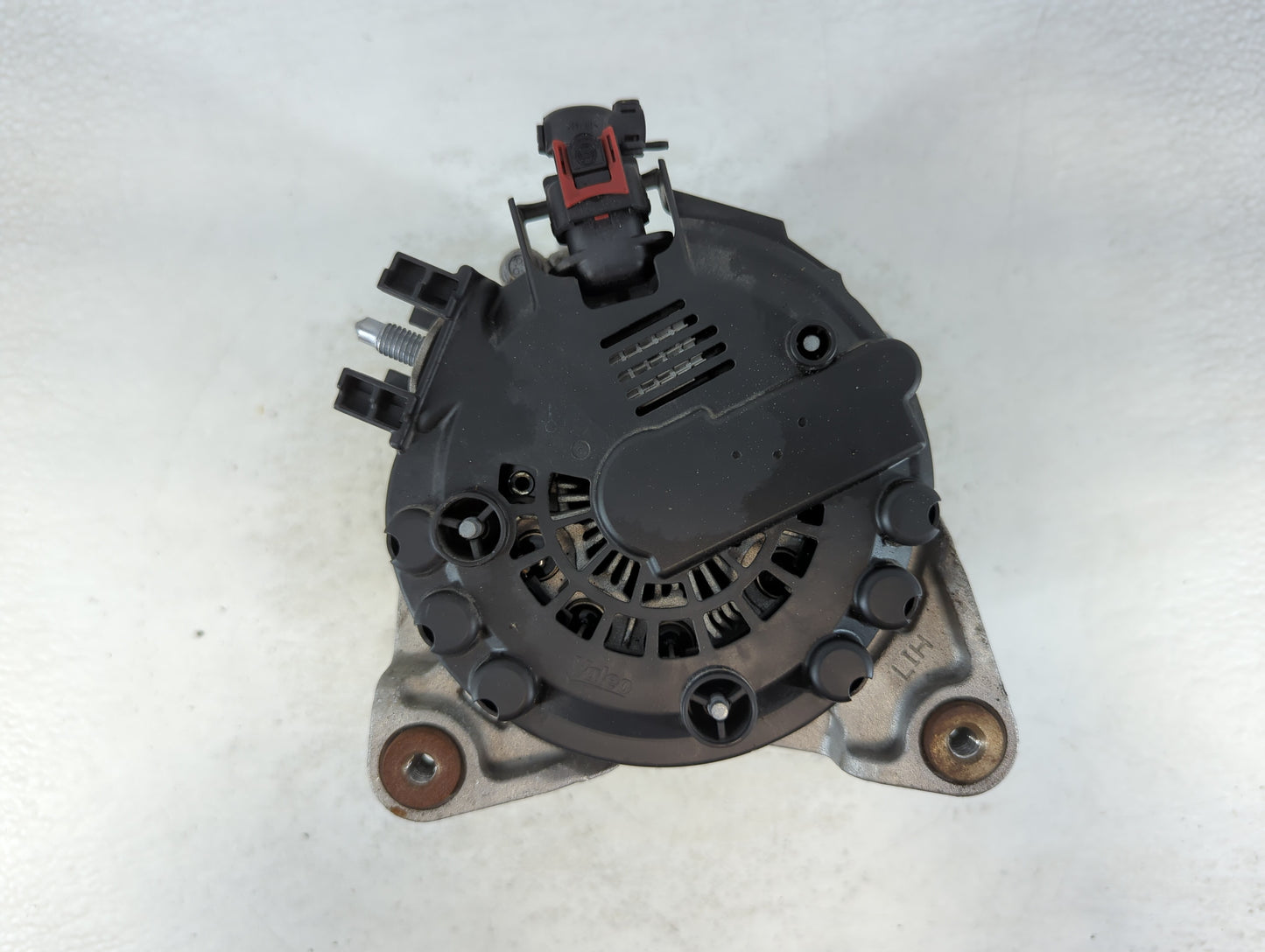 2021-2022 Chevrolet Trailblazer Alternator Replacement Generator Charging Assembly Engine OEM P/N:42798617 Fits OEM Used Aut