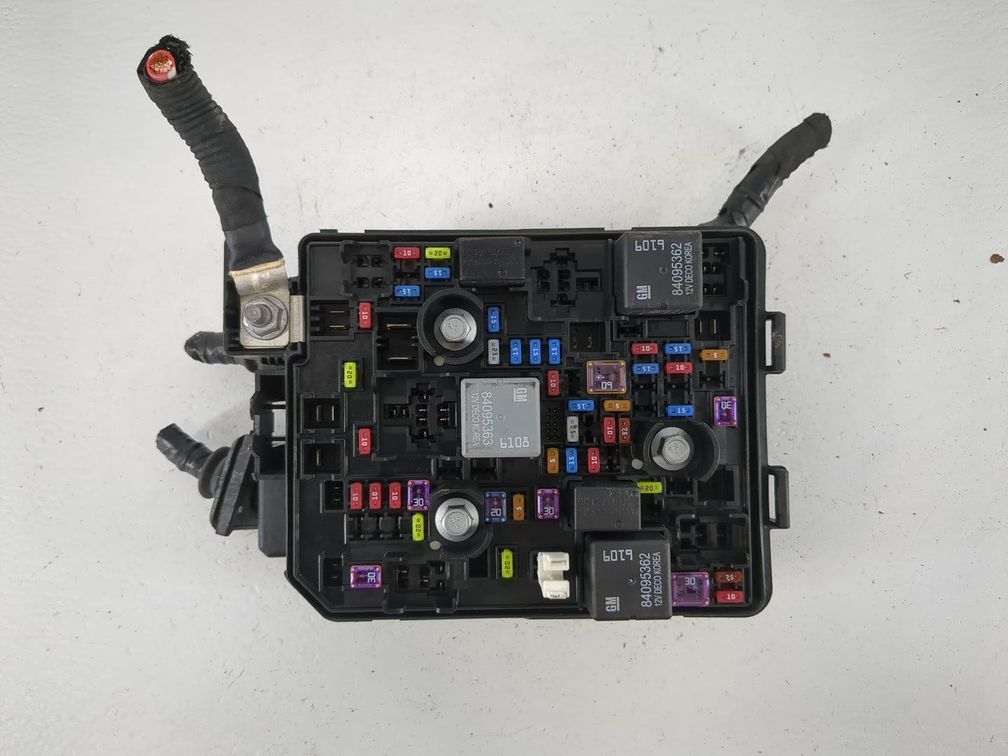 2023 Chevrolet Trailblazer Fusebox Fuse Box Panel Relay Module P/N:42823943 Fits OEM Used Auto Parts - Oemusedautoparts1.com