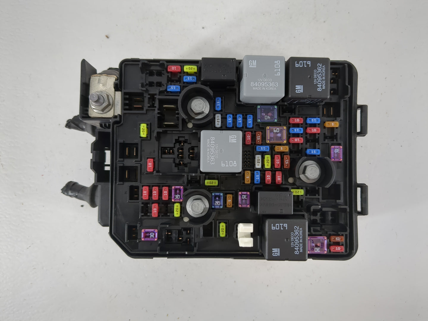 2023 Chevrolet Trailblazer Fusebox Fuse Box Panel Relay Module P/N:42823946 Fits OEM Used Auto Parts - Oemusedautoparts1.com