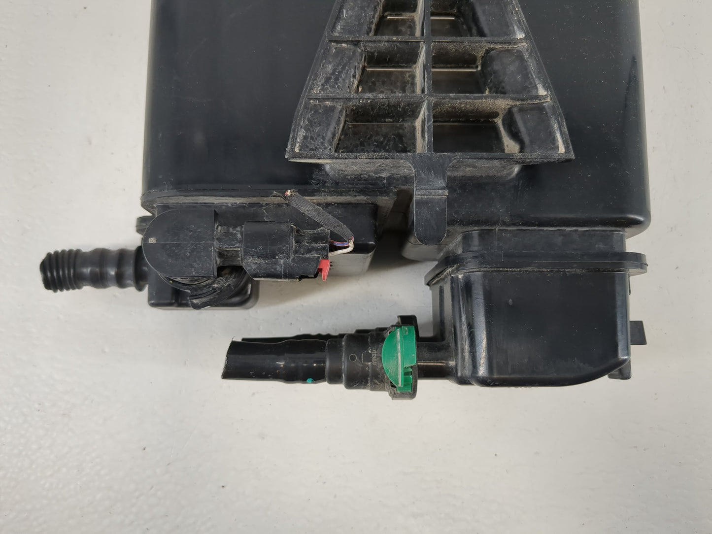 2023 Chevrolet Trailblazer Fuel Vapor Charcoal Canister - Oemusedautoparts1.com