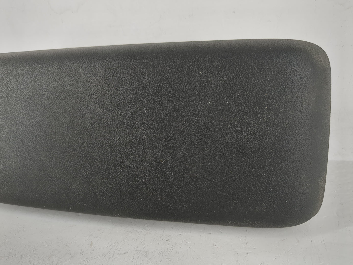 2021-2022 Chevrolet Trailblazer Center Console Armrest Cover Lid Fits Fits 2021 2022 OEM Used Auto Parts - Oemusedautoparts1