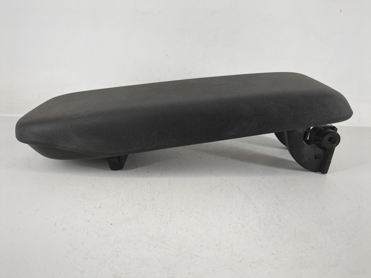 2021-2022 Chevrolet Trailblazer Center Console Armrest Cover Lid Fits Fits 2021 2022 OEM Used Auto Parts - Oemusedautoparts1