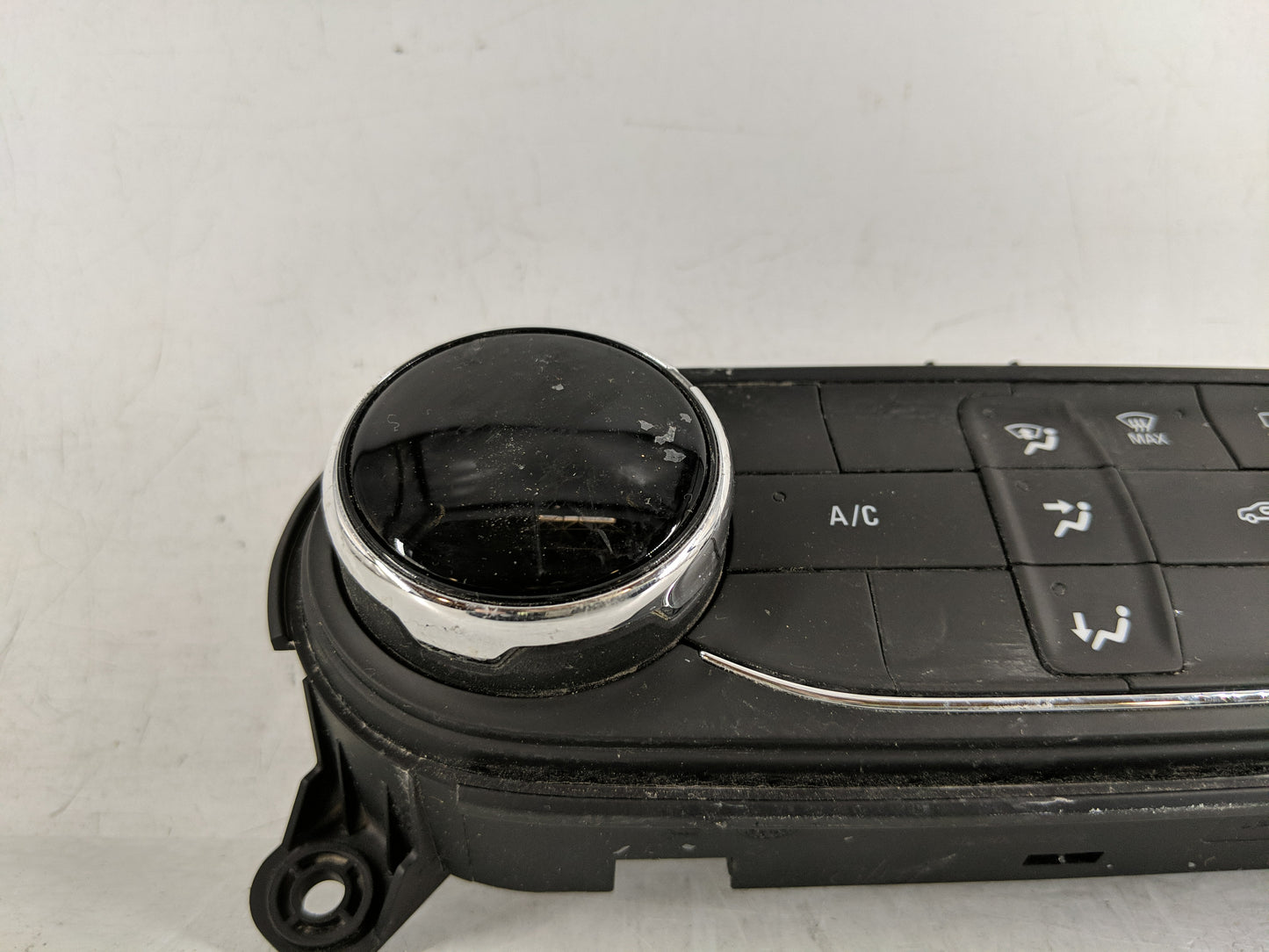 2023 Chevrolet Trailblazer Climate Control Module Temperature AC/Heater Replacement Fits OEM Used Auto Parts - Oemusedautopa