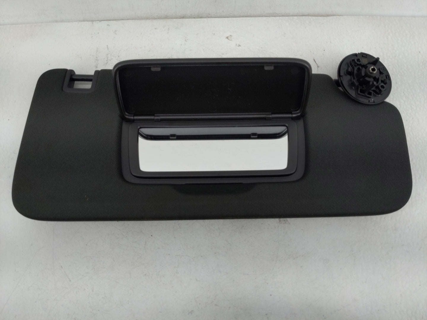 2021-2022 Chevrolet Trailblazer Sun Visor Shade Replacement Passenger Right Mirror Fits Fits 2021 2022 OEM Used Auto Parts -