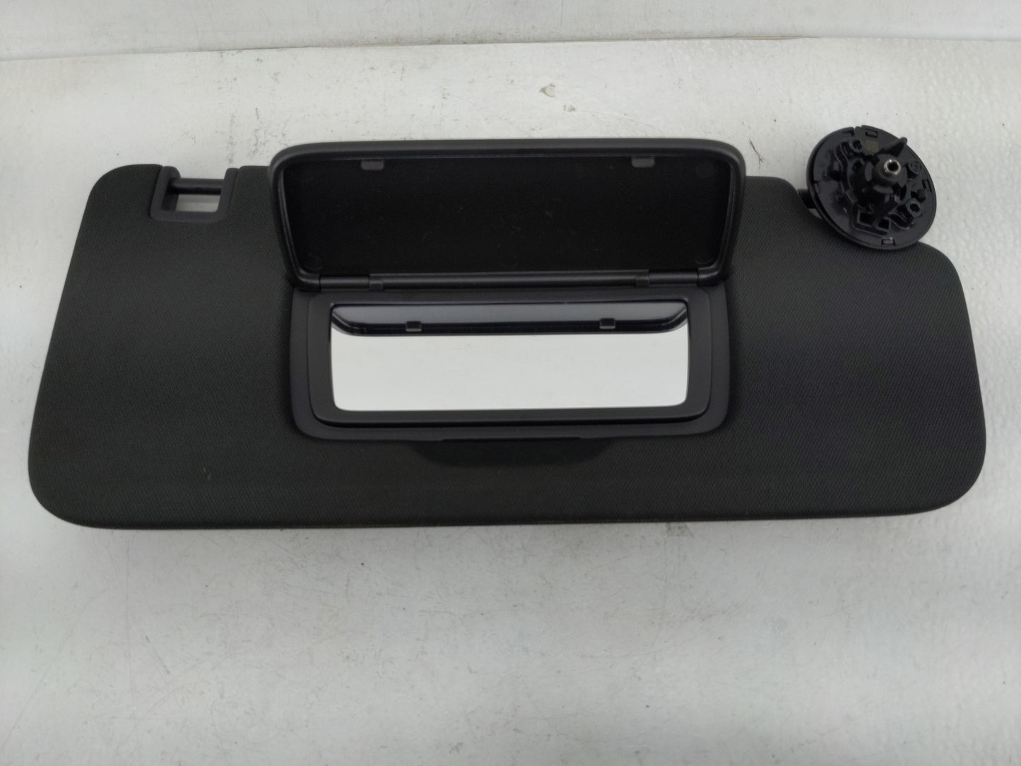 2021-2022 Chevrolet Trailblazer Sun Visor Shade Replacement Passenger Right Mirror Fits Fits 2021 2022 OEM Used Auto Parts -