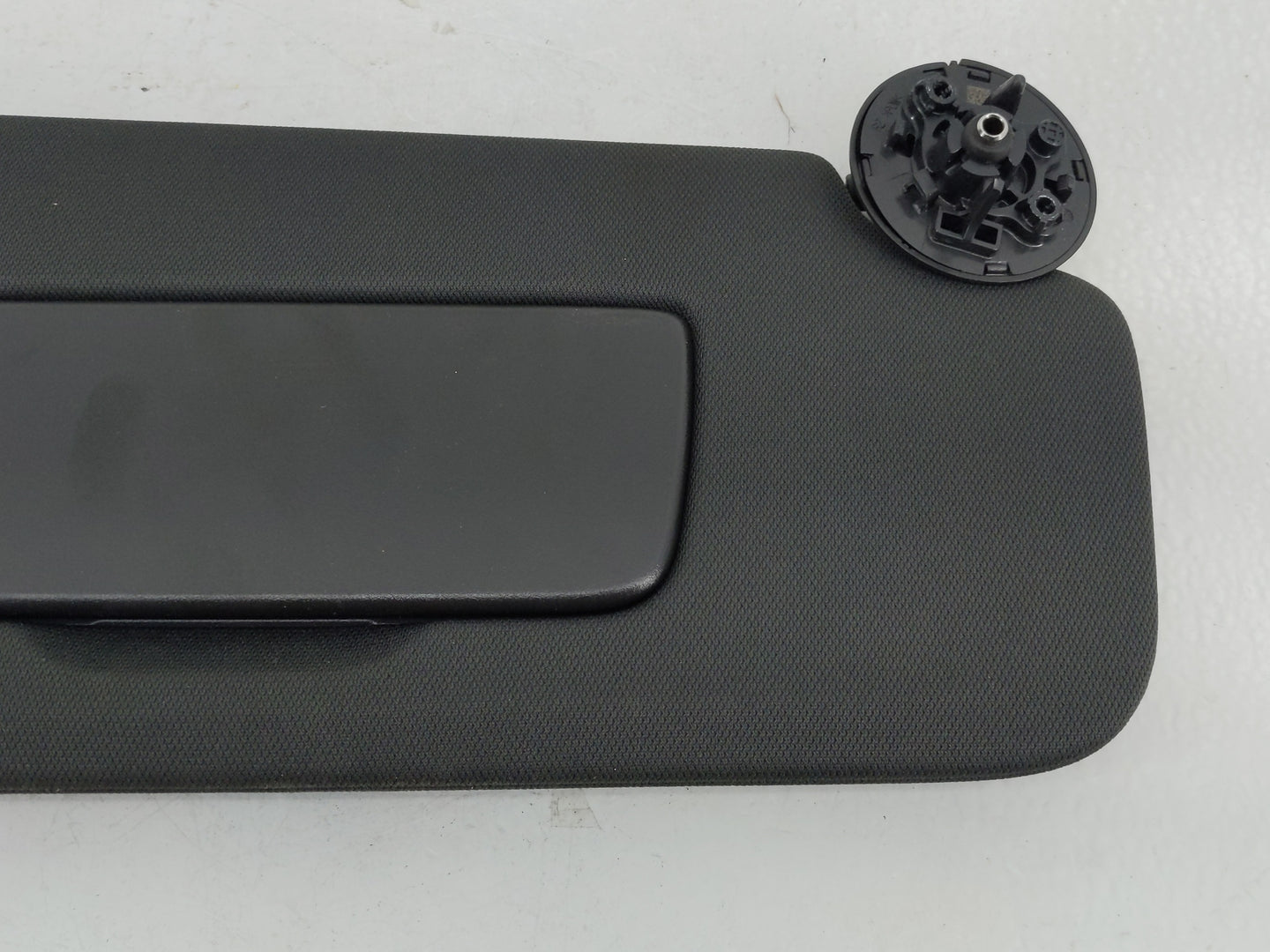 2021-2022 Chevrolet Trailblazer Sun Visor Shade Replacement Passenger Right Mirror Fits Fits 2021 2022 OEM Used Auto Parts -