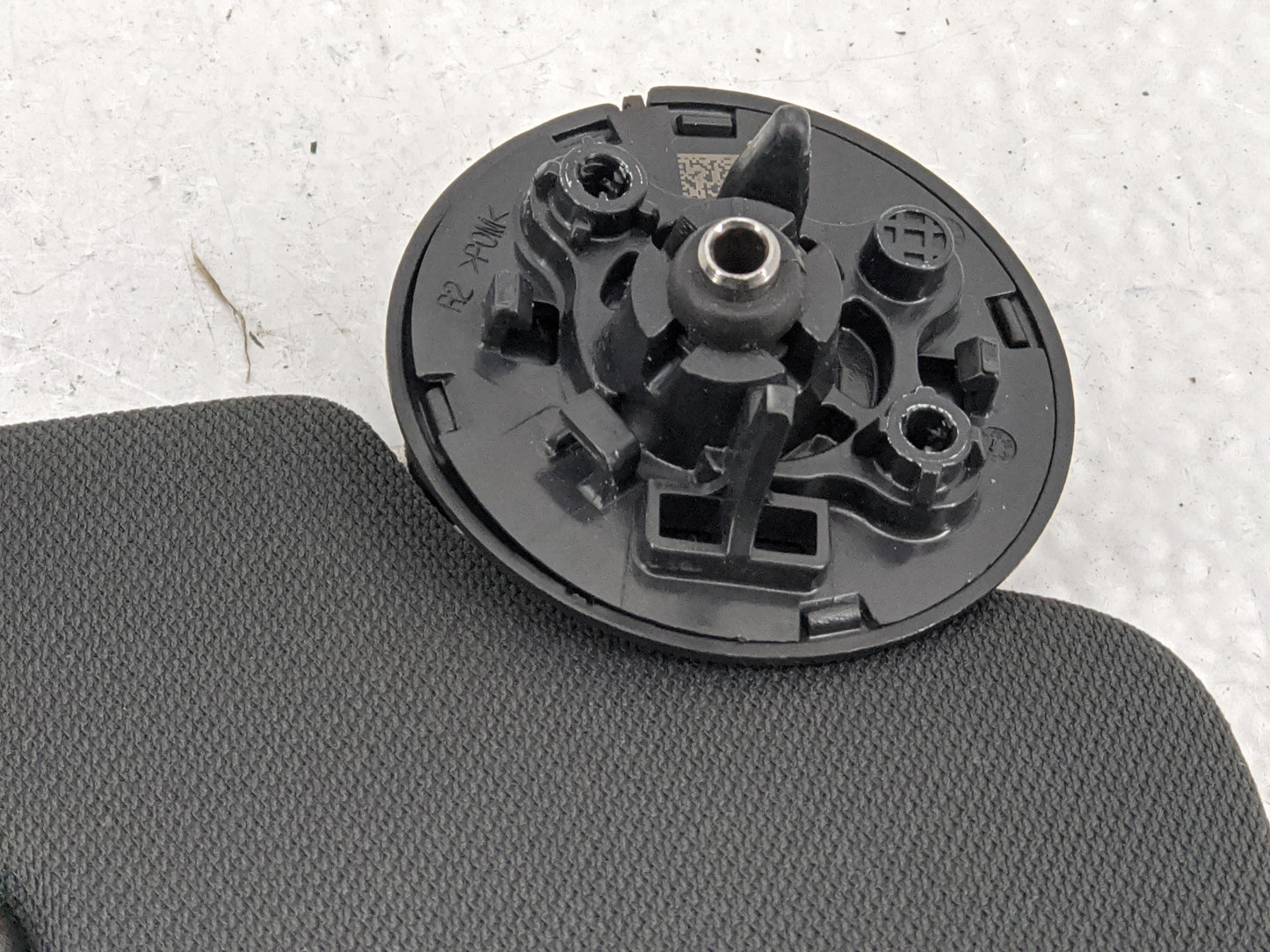 2021-2022 Chevrolet Trailblazer Sun Visor Shade Replacement Passenger Right Mirror Fits Fits 2021 2022 OEM Used Auto Parts -