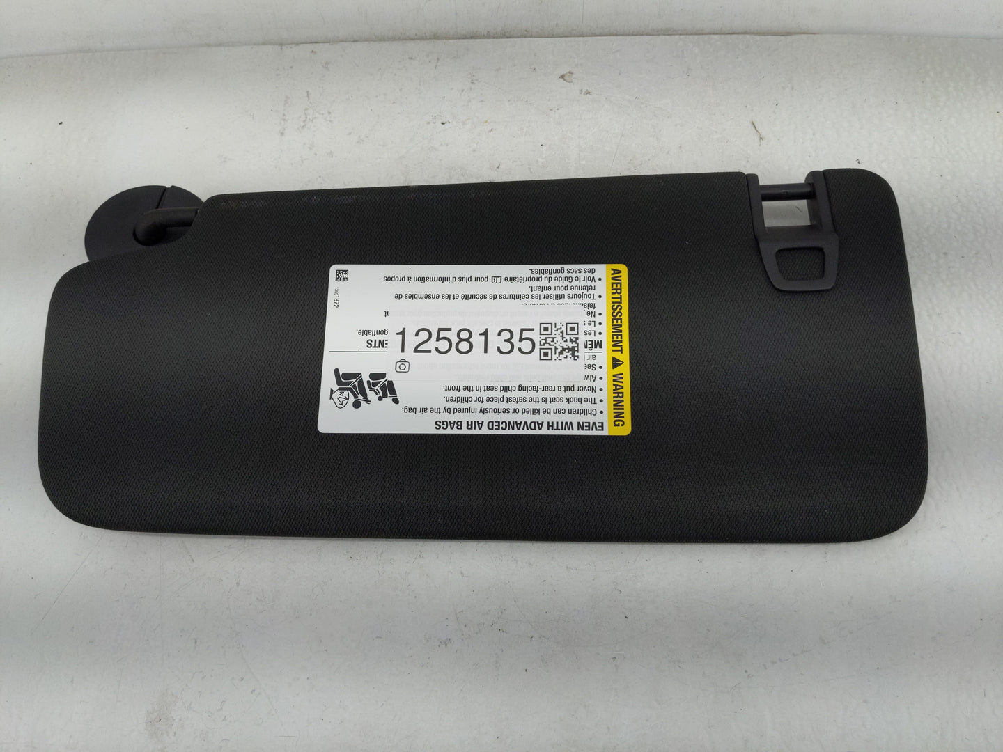 2021-2022 Chevrolet Trailblazer Sun Visor Shade Replacement Passenger Right Mirror Fits Fits 2021 2022 OEM Used Auto Parts -