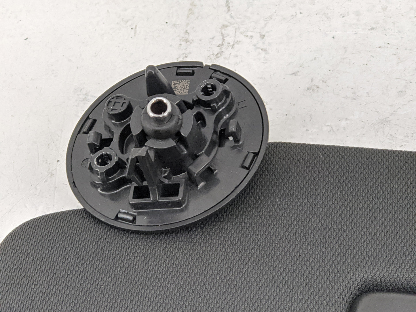 2021-2022 Chevrolet Trailblazer Sun Visor Shade Replacement Driver Left Mirror Fits Fits 2021 2022 OEM Used Auto Parts - Oem