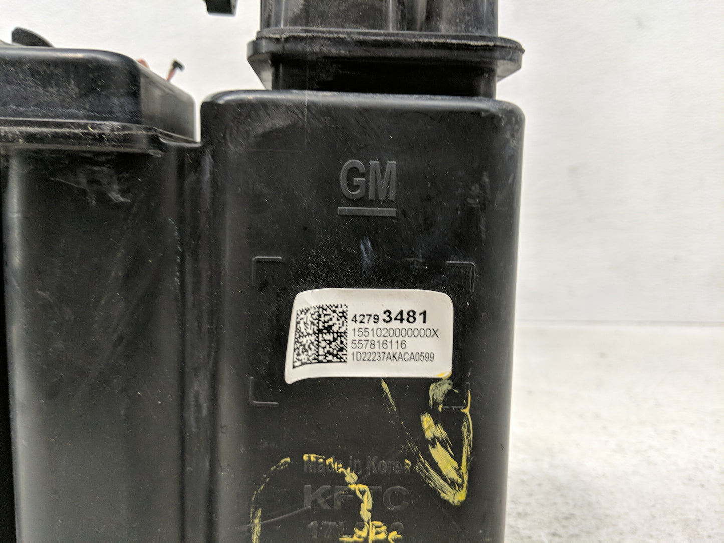 2023 Chevrolet Trailblazer Fuel Vapor Charcoal Canister - Oemusedautoparts1.com