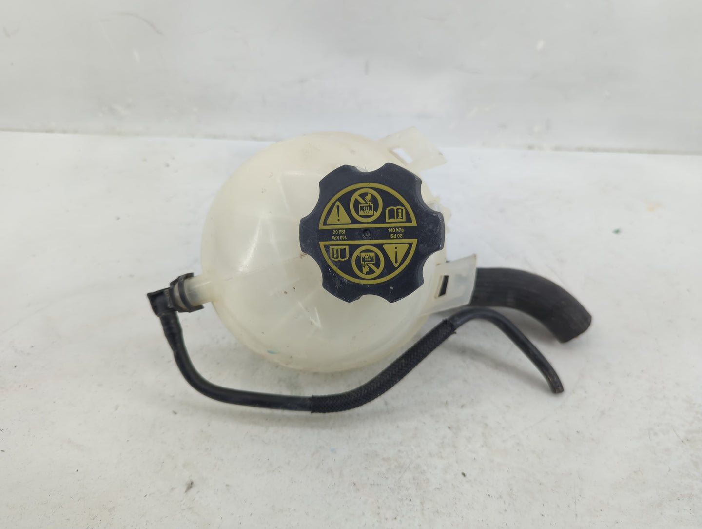 2021 Trailblazer Radiator Coolant Overflow Expansion Tank Bottle - Oemusedautoparts1.com