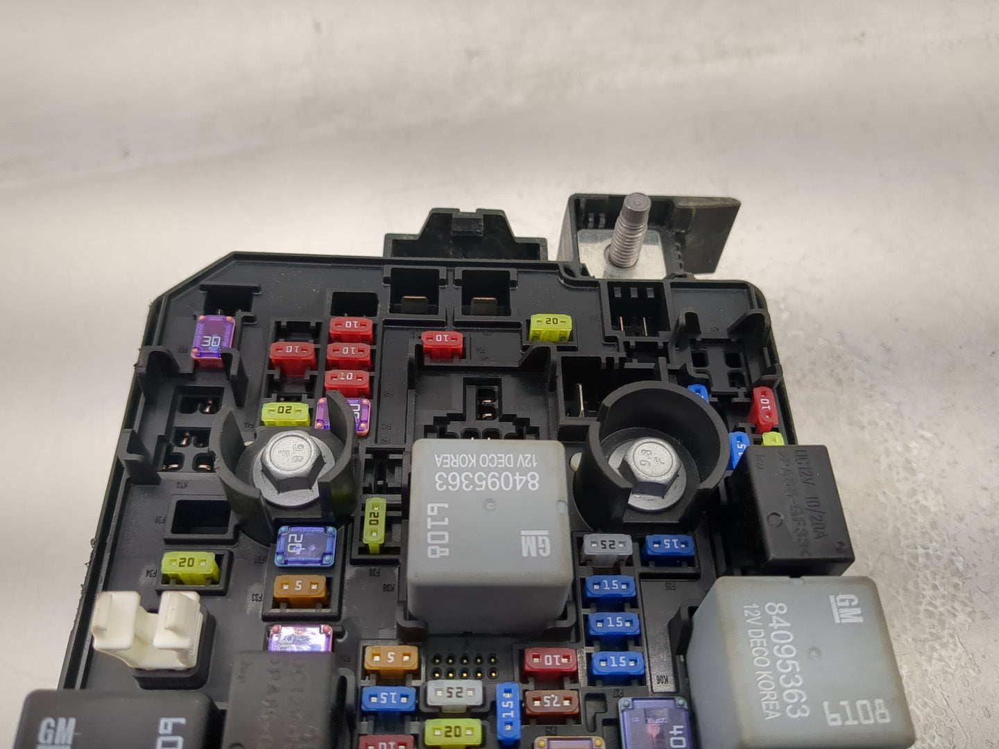 2023 Chevrolet Trailblazer Fusebox Fuse Box Panel Relay Module P/N:42823946 Fits OEM Used Auto Parts - Oemusedautoparts1.com