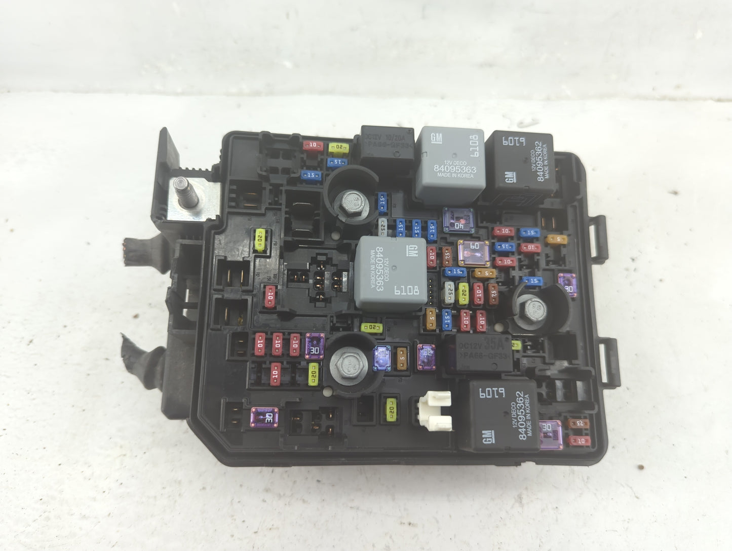 2023 Chevrolet Trailblazer Fusebox Fuse Box Panel Relay Module P/N:42823946 Fits OEM Used Auto Parts - Oemusedautoparts1.com