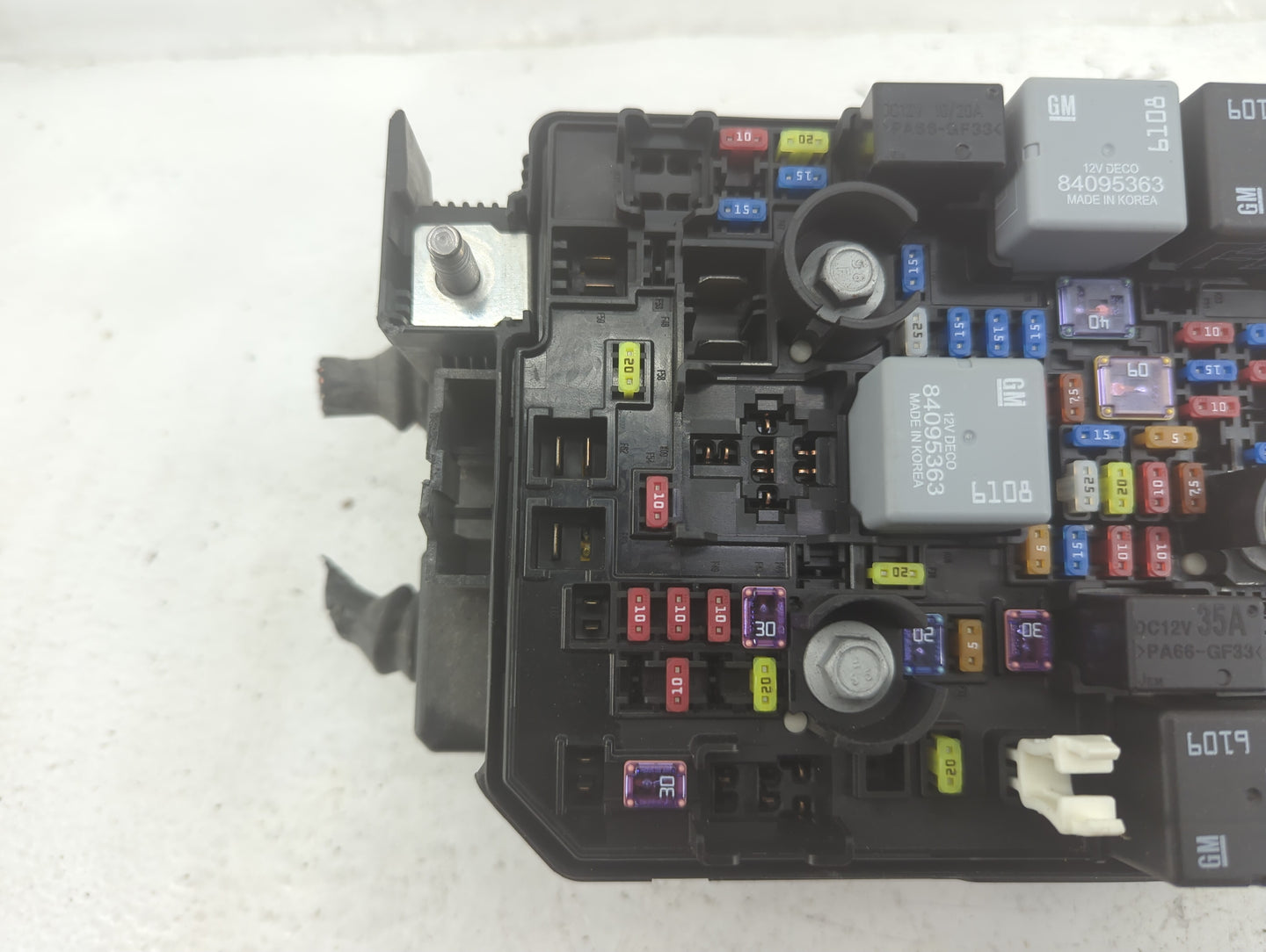 2023 Chevrolet Trailblazer Fusebox Fuse Box Panel Relay Module P/N:42823946 Fits OEM Used Auto Parts - Oemusedautoparts1.com