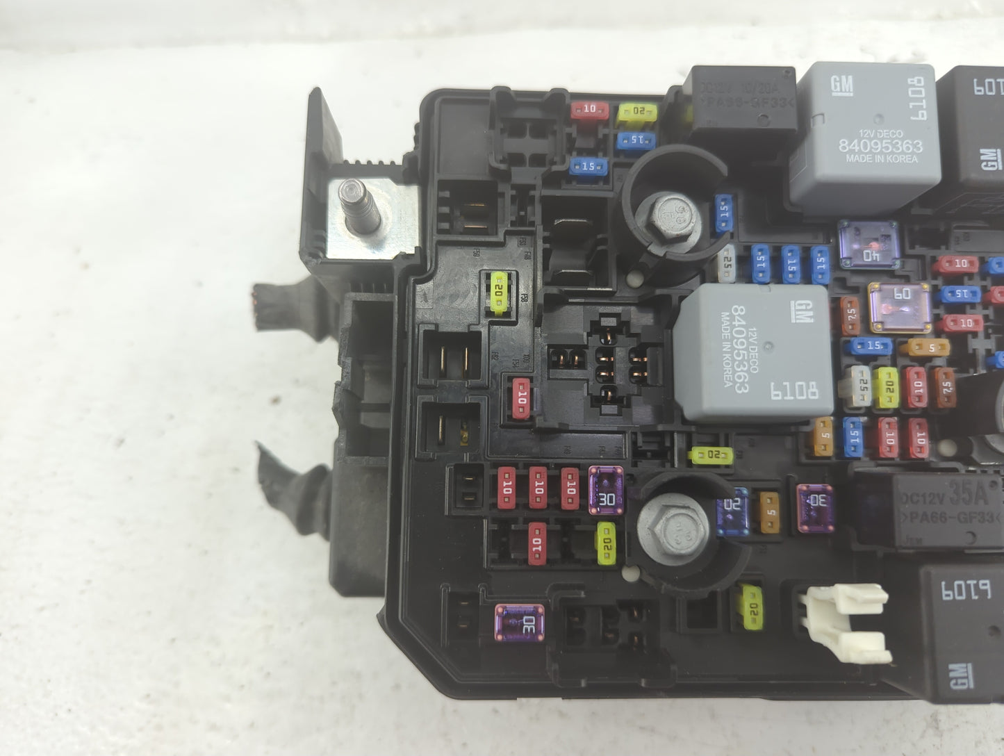 2023 Chevrolet Trailblazer Fusebox Fuse Box Panel Relay Module P/N:42823946 Fits OEM Used Auto Parts - Oemusedautoparts1.com