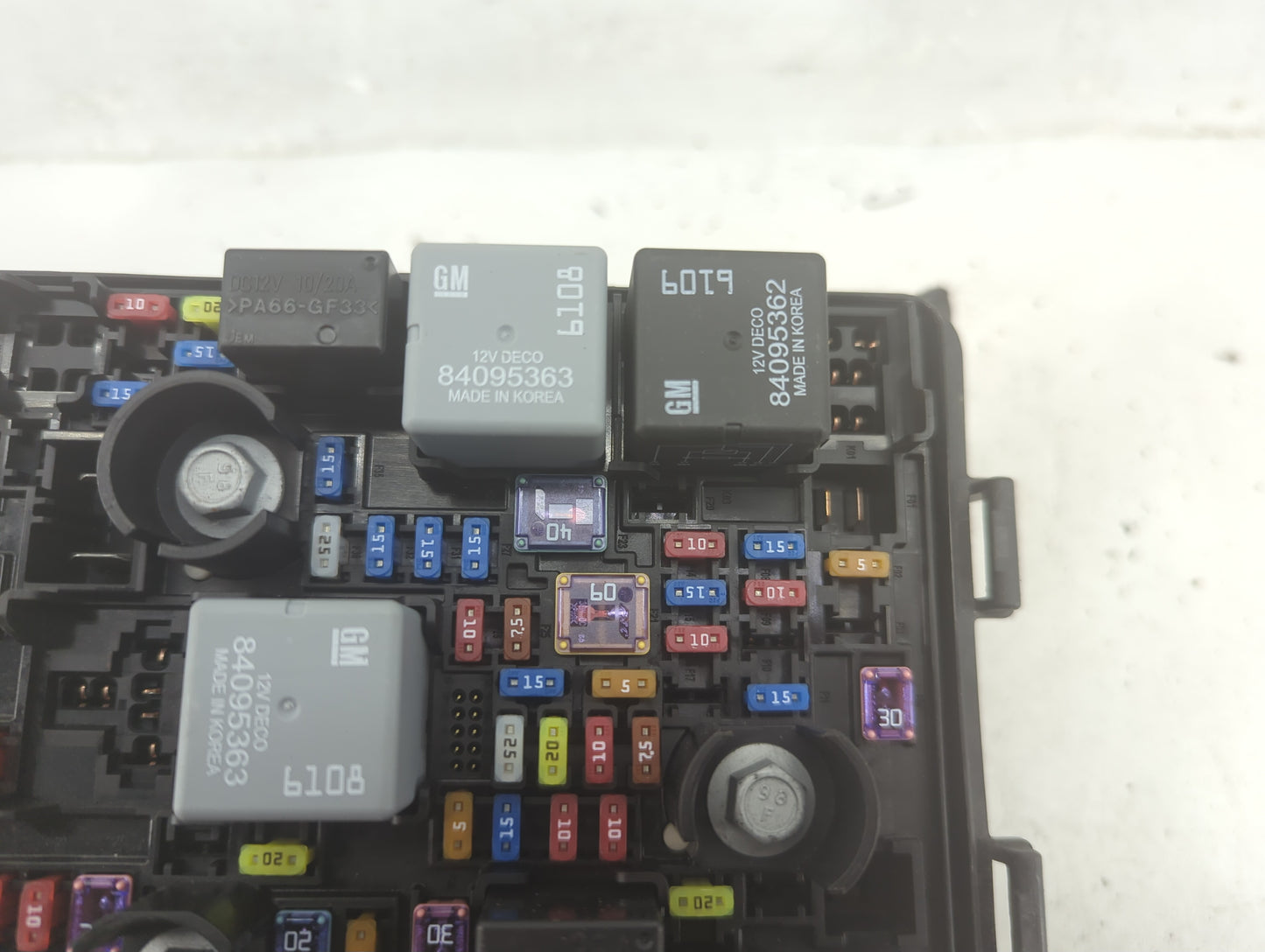 2023 Chevrolet Trailblazer Fusebox Fuse Box Panel Relay Module P/N:42823946 Fits OEM Used Auto Parts - Oemusedautoparts1.com