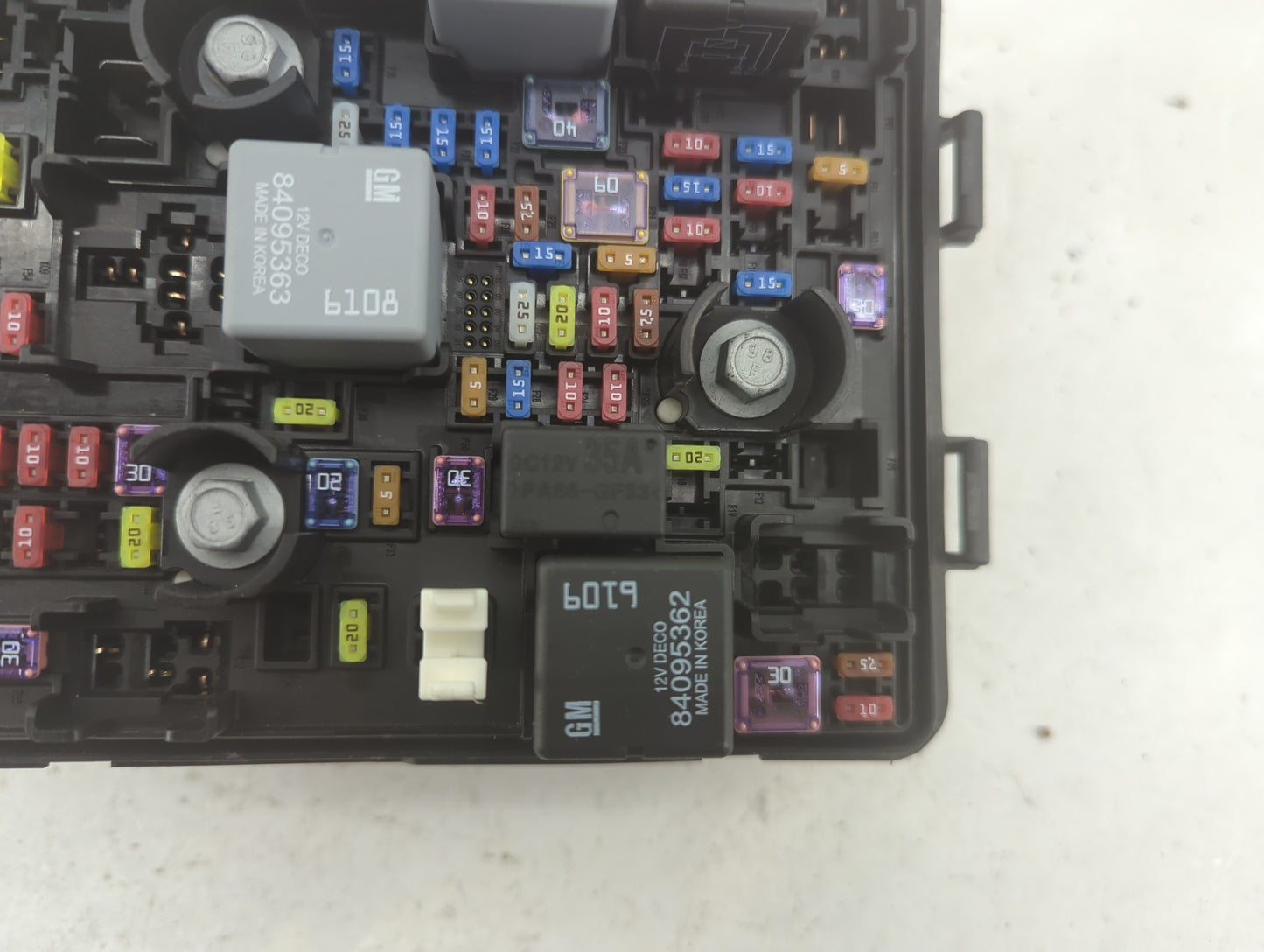 2023 Chevrolet Trailblazer Fusebox Fuse Box Panel Relay Module P/N:42823946 Fits OEM Used Auto Parts - Oemusedautoparts1.com