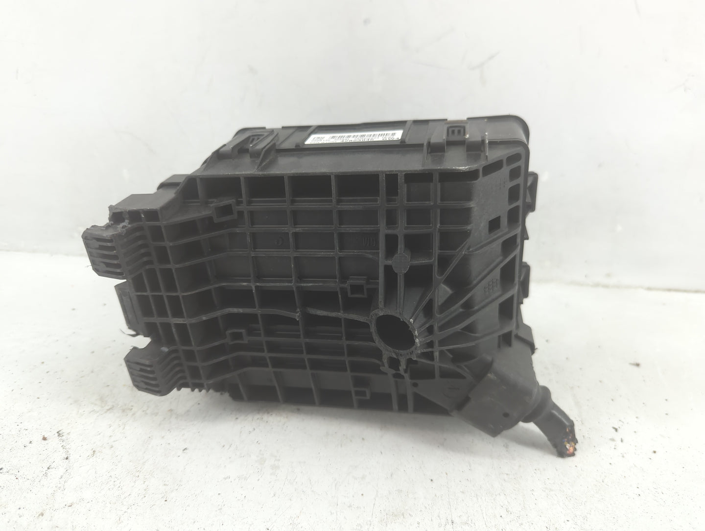 2023 Chevrolet Trailblazer Fusebox Fuse Box Panel Relay Module P/N:42823946 Fits OEM Used Auto Parts - Oemusedautoparts1.com