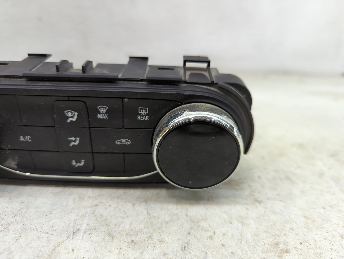 2023 Chevrolet Trailblazer Climate Control Module Temperature AC/Heater Replacement P/N:42775570 7370200000000X, 545290509 F