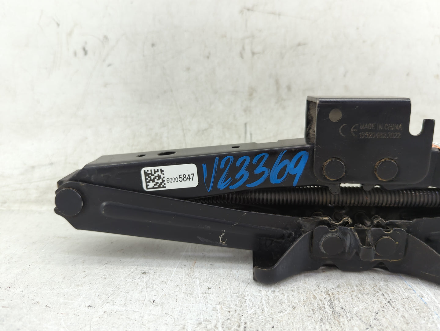 2023 Chevrolet Trailblazer Spare Scissor Car Jack - Oemusedautoparts1.com