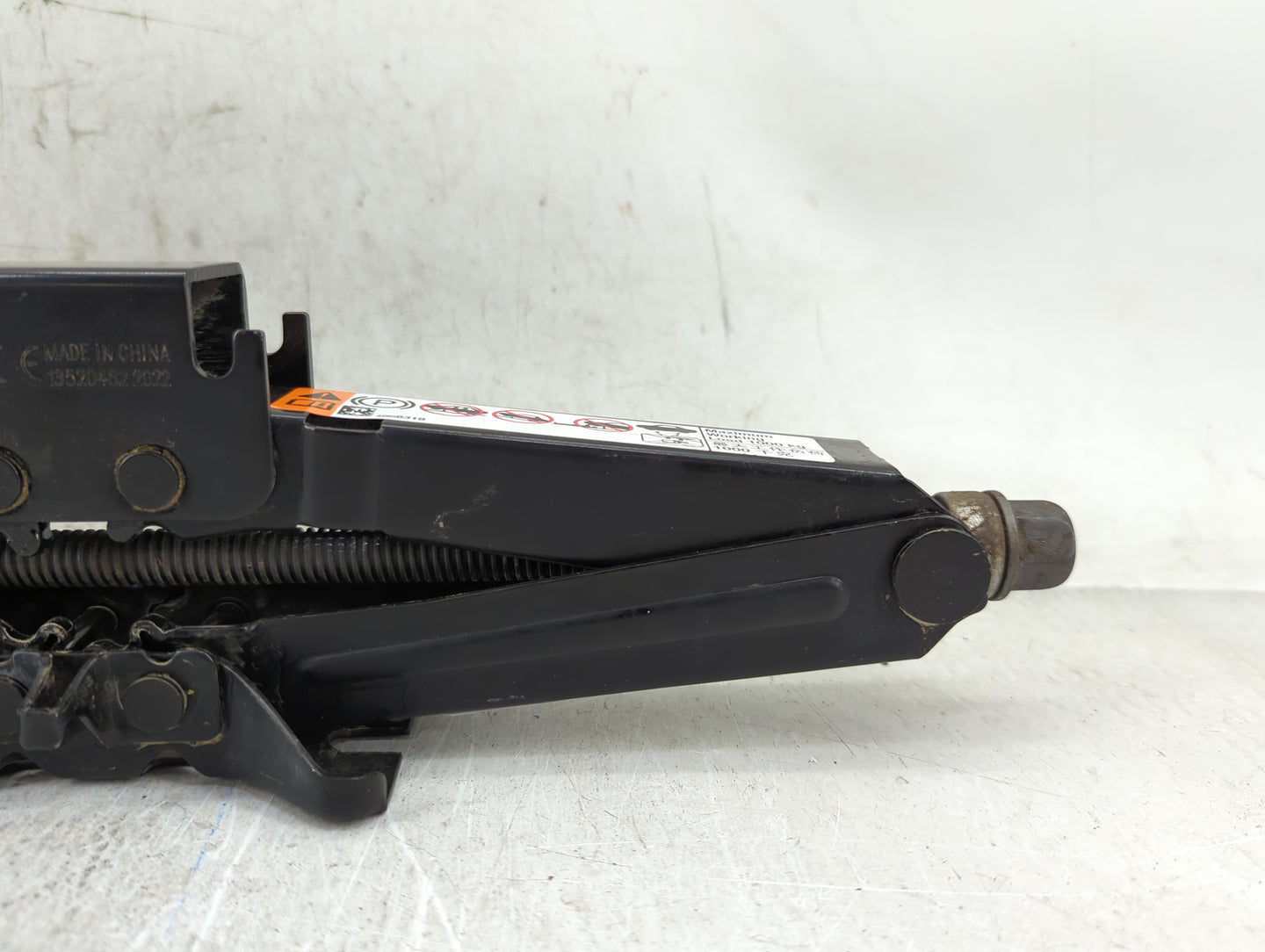 2023 Chevrolet Trailblazer Spare Scissor Car Jack - Oemusedautoparts1.com