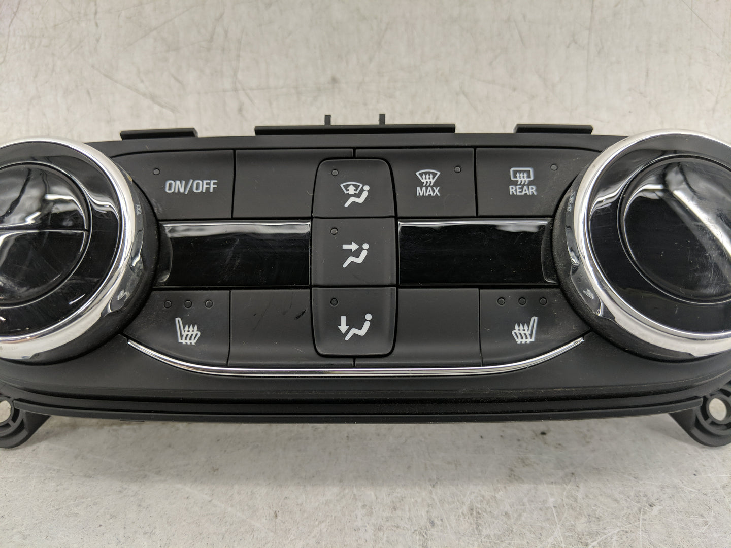 2023 Chevrolet Trailblazer Climate Control Module Temperature AC/Heater Replacement P/N:42775574 7370200000000X, 545290509 F