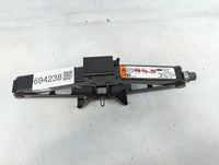 2023 Chevrolet Trailblazer Spare Scissor Car Jack Black - Oemusedautoparts1.com
