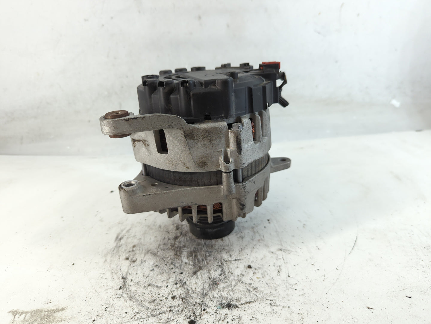 2021-2022 Chevrolet Trailblazer Alternator Replacement Generator Charging Assembly Engine OEM P/N:42798617 Fits OEM Used Aut