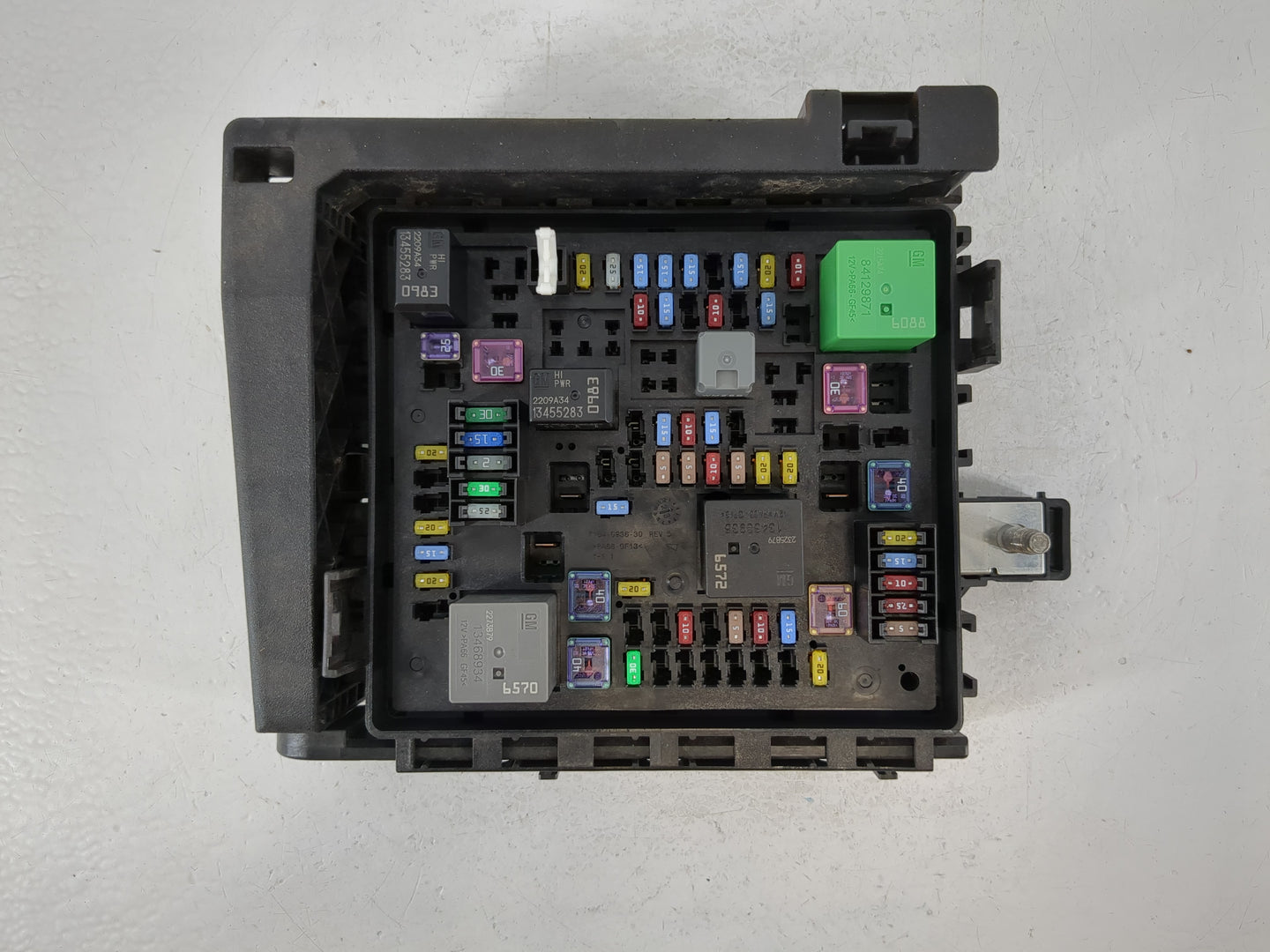 2023 Chevrolet Traverse Fusebox Fuse Box Panel Relay Module P/N:85140176 Fits OEM Used Auto Parts - Oemusedautoparts1.com