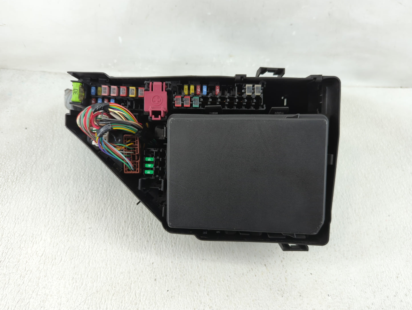 2023 Chevrolet Traverse Fusebox Fuse Box Panel Relay Module Fits OEM Used Auto Parts - Oemusedautoparts1.com