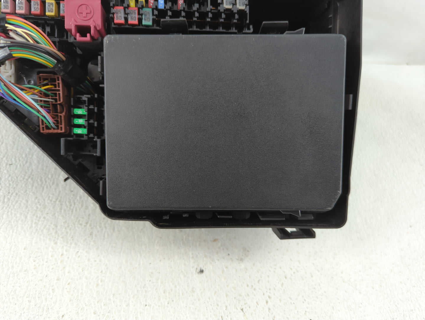 2023 Chevrolet Traverse Fusebox Fuse Box Panel Relay Module Fits OEM Used Auto Parts - Oemusedautoparts1.com