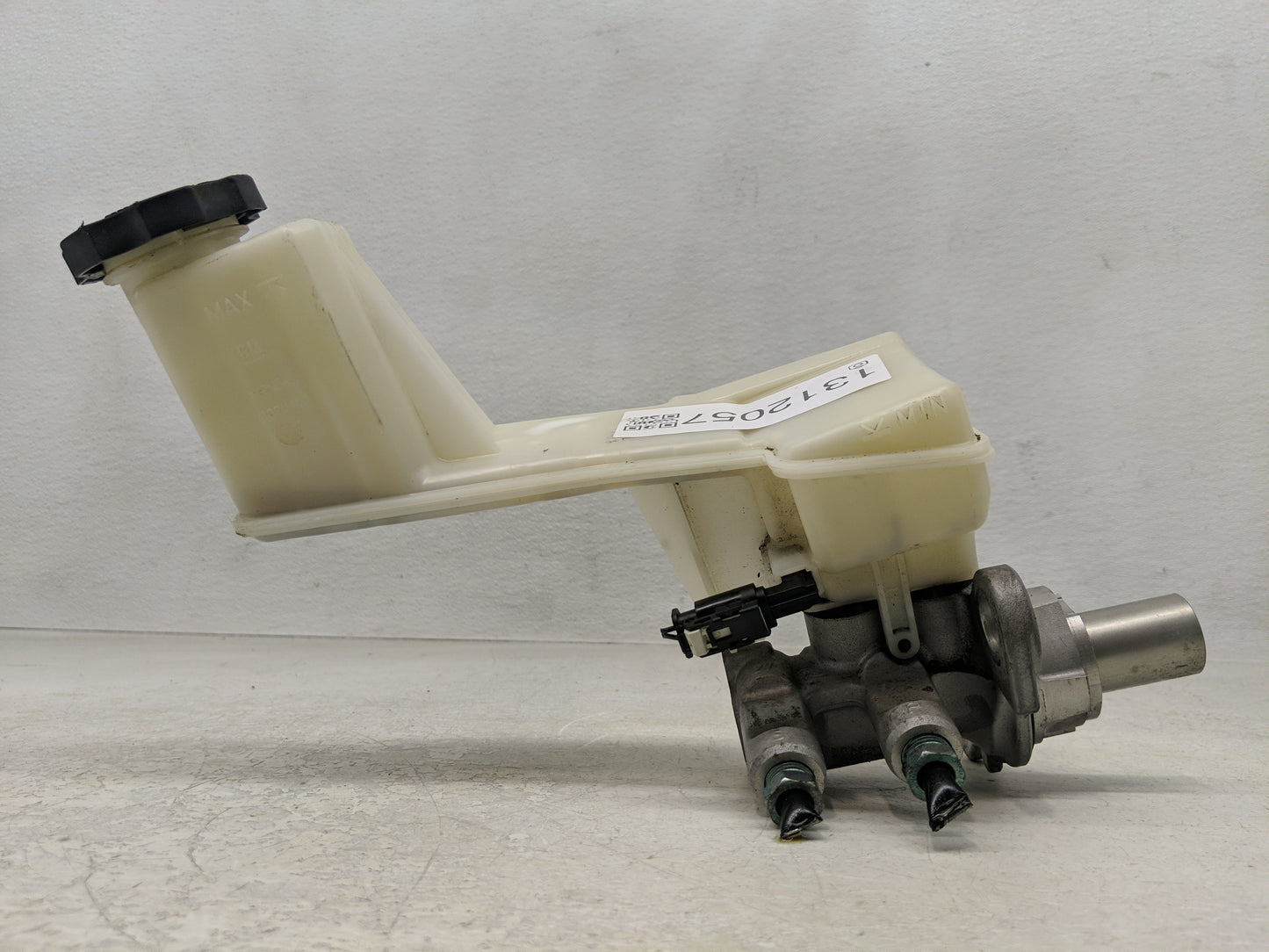 2018-2022 Chevrolet Traverse Brake Master Cylinder - Oemusedautoparts1.com