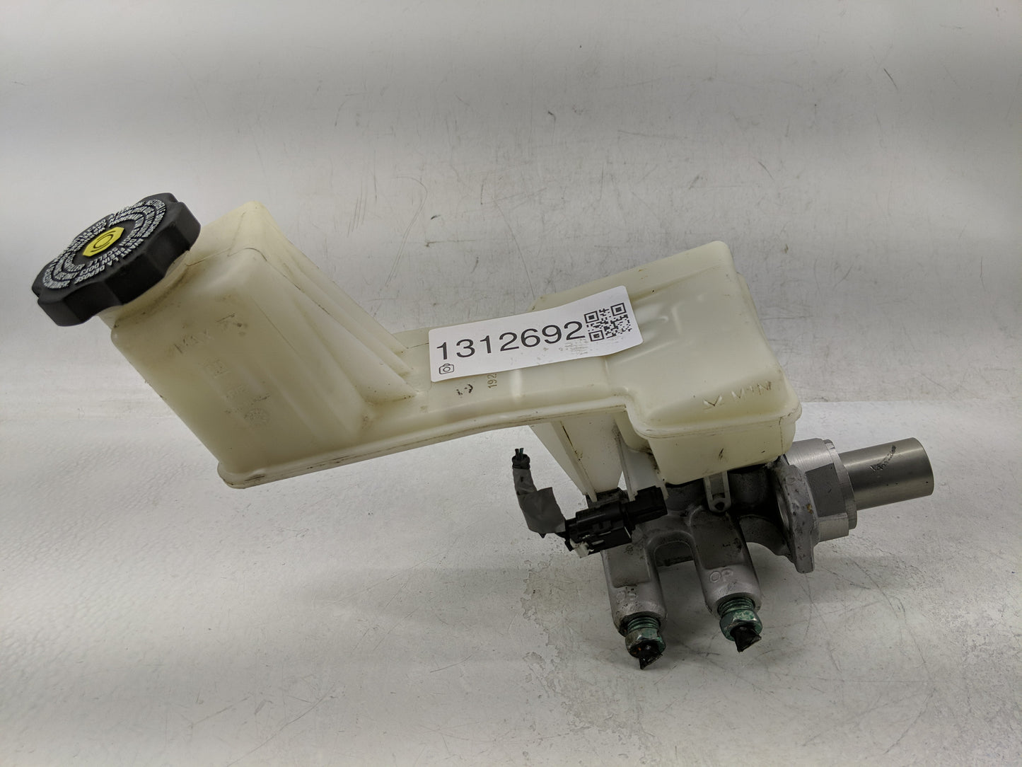 2018-2022 Chevrolet Traverse Brake Master Cylinder - Oemusedautoparts1.com