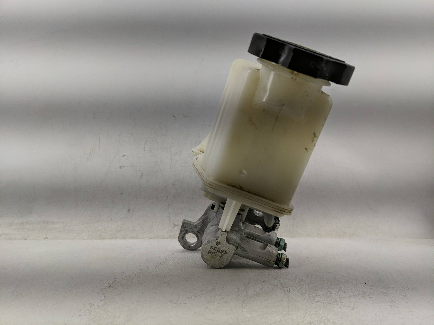 2018-2022 Chevrolet Traverse Brake Master Cylinder - Oemusedautoparts1.com