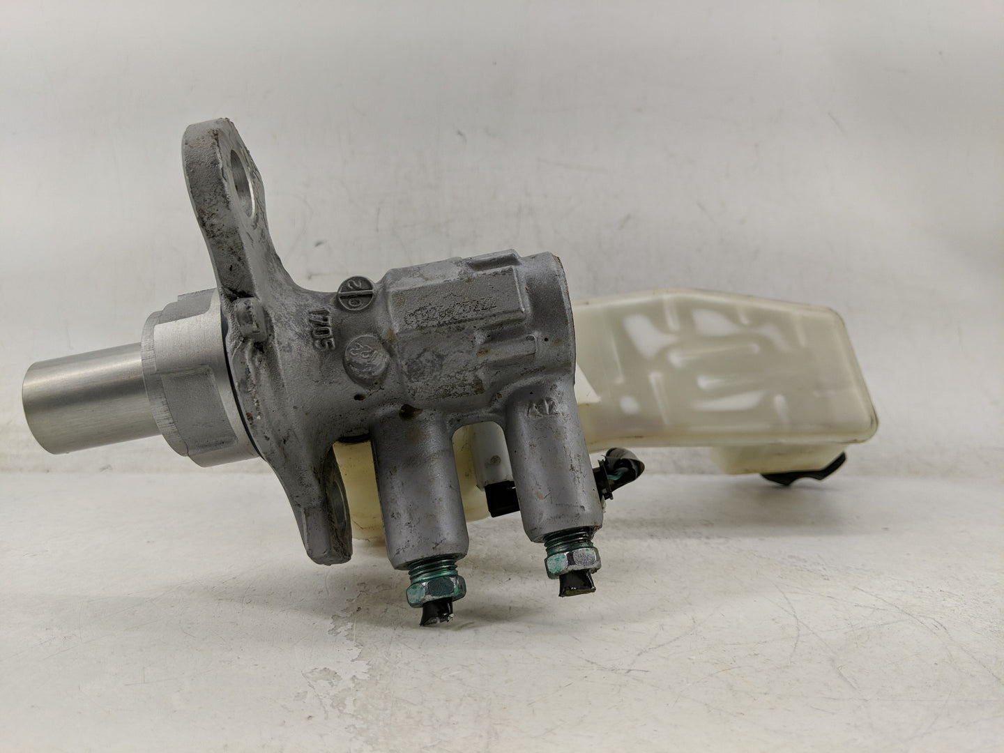 2018-2022 Chevrolet Traverse Brake Master Cylinder - Oemusedautoparts1.com