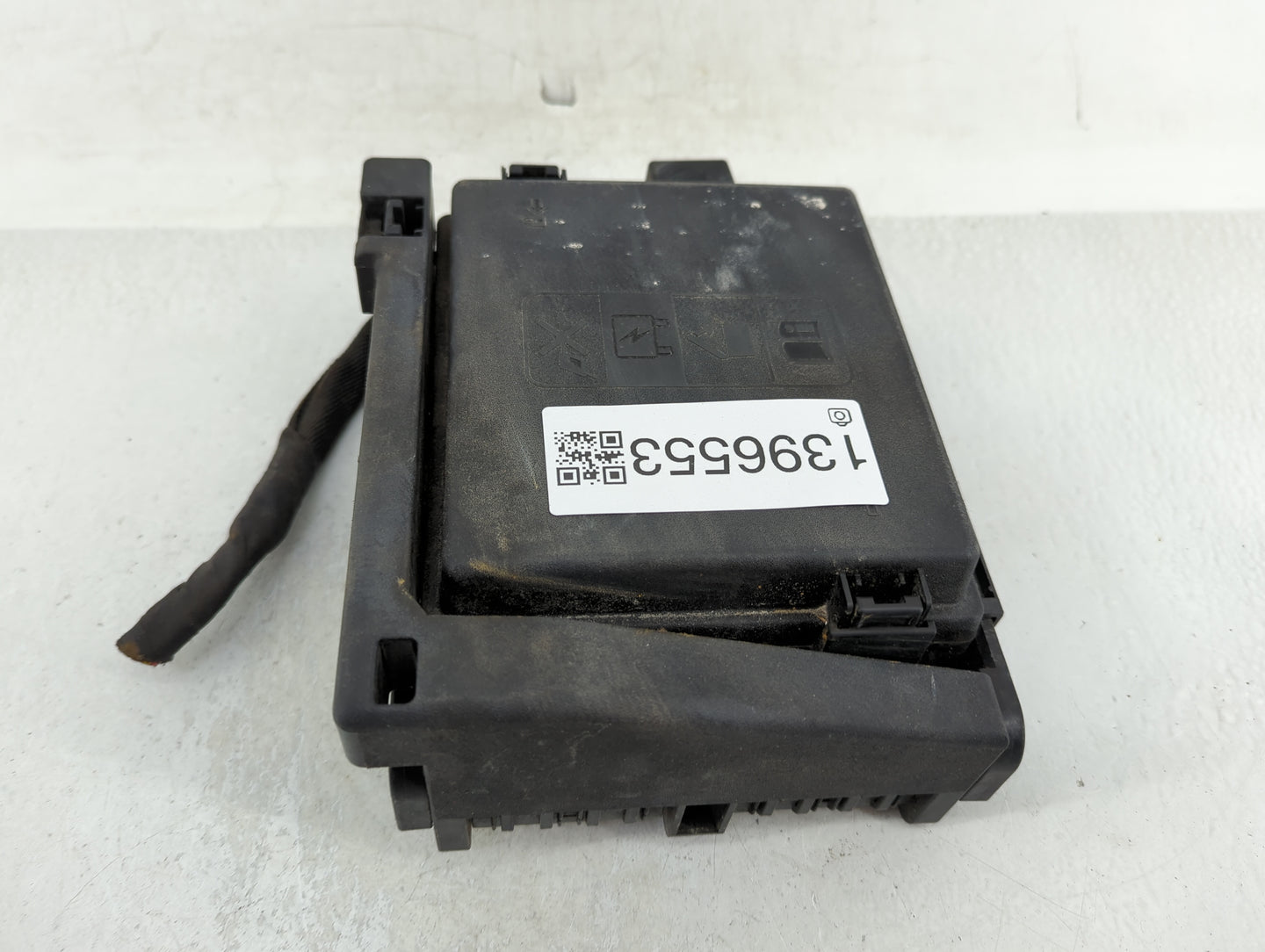2023 Chevrolet Traverse Fusebox Fuse Box Panel Relay Module P/N:85140176 Fits OEM Used Auto Parts - Oemusedautoparts1.com