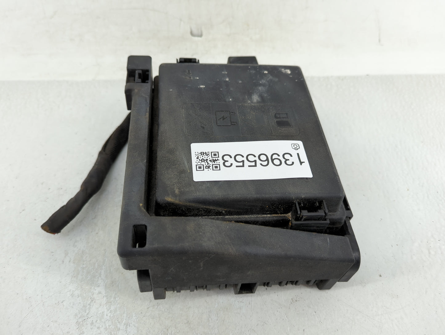 2023 Chevrolet Traverse Fusebox Fuse Box Panel Relay Module P/N:85140176 Fits OEM Used Auto Parts - Oemusedautoparts1.com