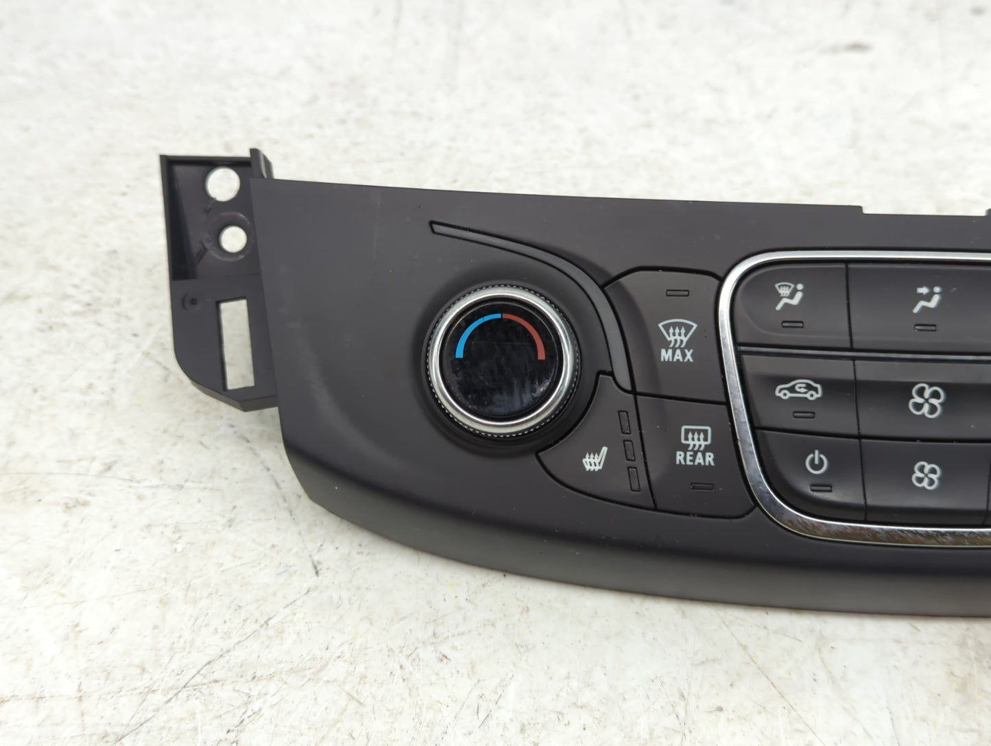 2023 Chevrolet Traverse Climate Control Module Temperature AC/Heater Replacement P/N:000235226 85557932 Fits OEM Used Auto P