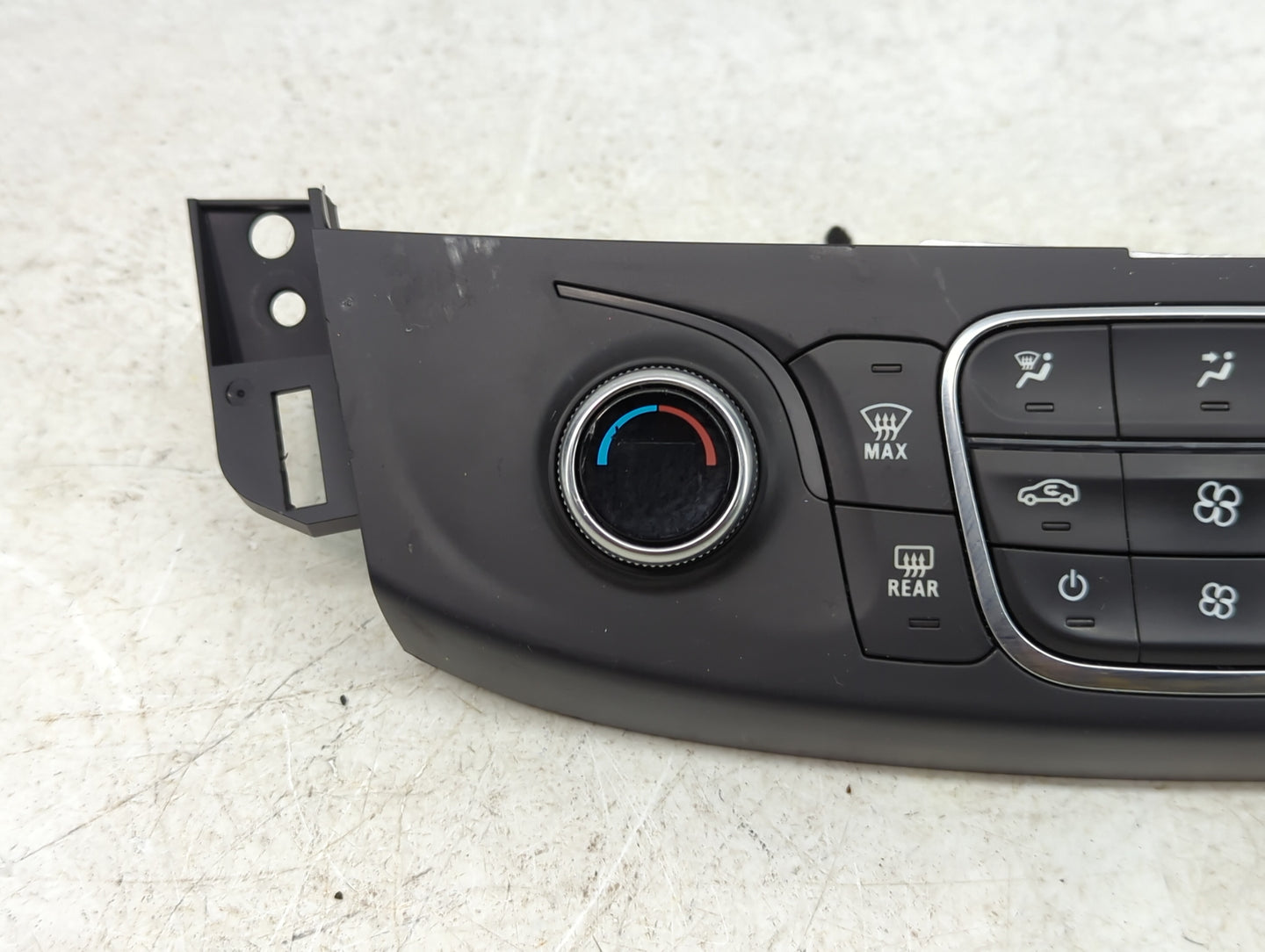 2023 Chevrolet Traverse Climate Control Module Temperature AC/Heater Replacement P/N:000235226 85557933 Fits OEM Used Auto P