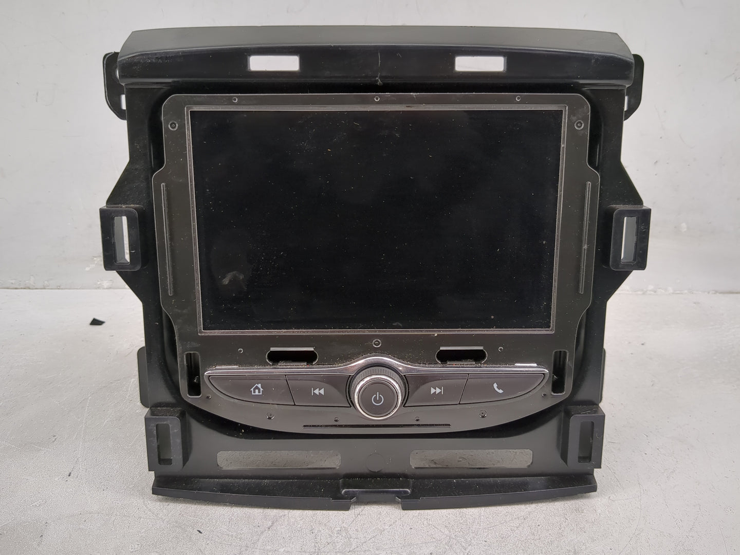 2023 Chevrolet Traverse Radio AM FM Cd Player Receiver Replacement P/N:86810831 Fits OEM Used Auto Parts - Oemusedautoparts1