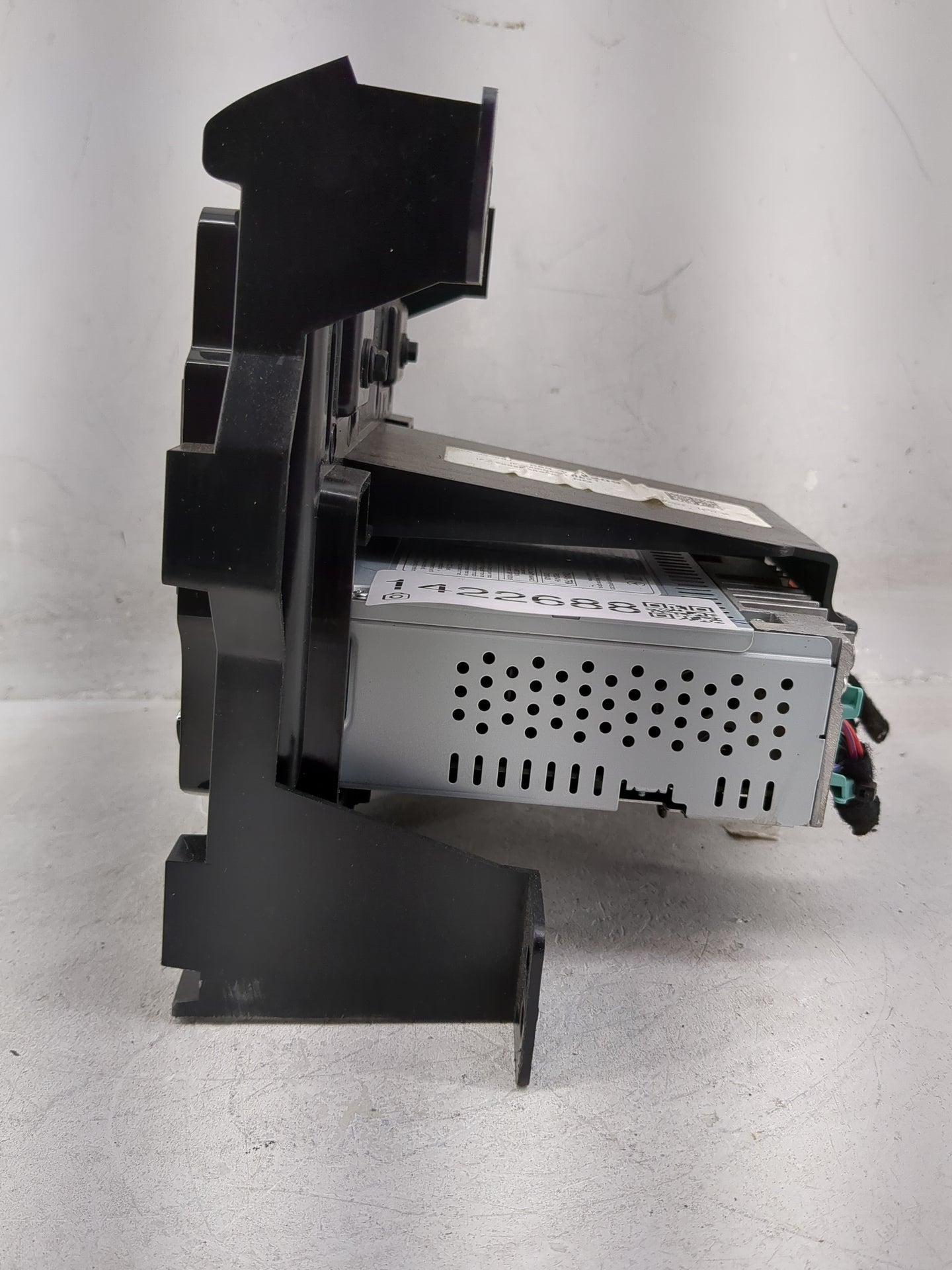 2023 Chevrolet Traverse Radio AM FM Cd Player Receiver Replacement P/N:86810831 Fits OEM Used Auto Parts - Oemusedautoparts1