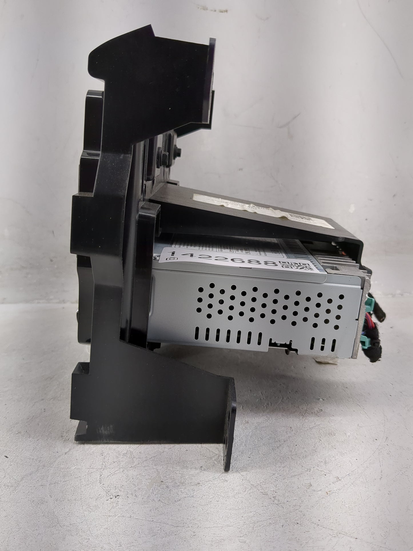 2023 Chevrolet Traverse Radio AM FM Cd Player Receiver Replacement P/N:86810831 Fits OEM Used Auto Parts - Oemusedautoparts1