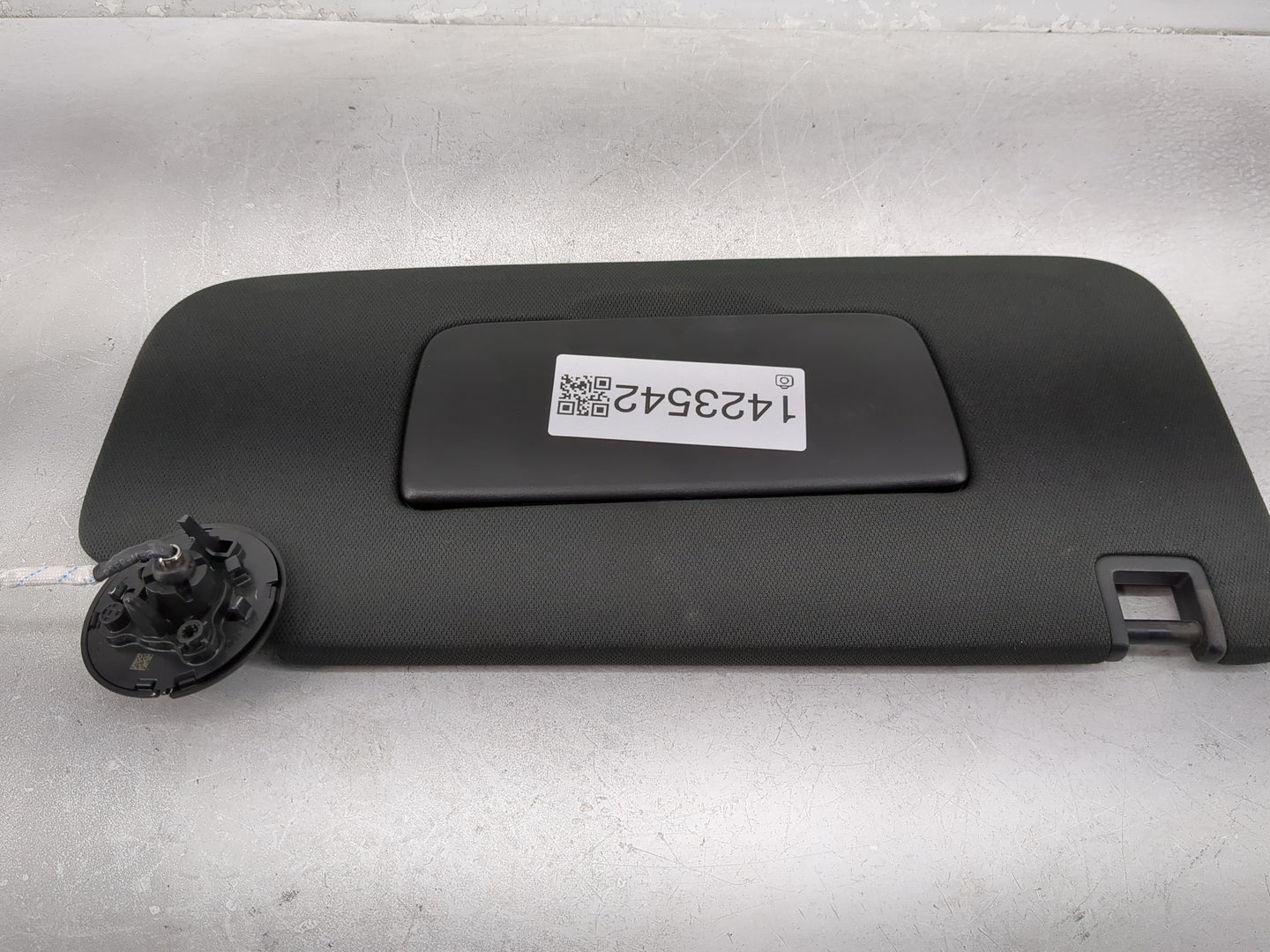 2023 Chevrolet Traverse Sun Visor Shade Replacement Passenger Right Mirror Fits Fits 2019 2020 2021 2022 OEM Used Auto Parts