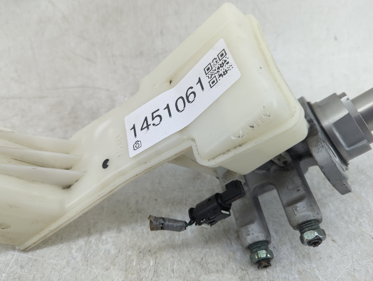 2018-2022 Chevrolet Traverse Brake Master Cylinder 1451061 - Oemusedautoparts1.com