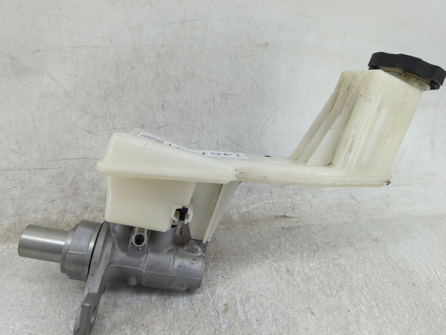2018-2022 Chevrolet Traverse Brake Master Cylinder - Oemusedautoparts1.com